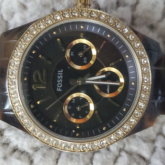 FOSSIL Watch - Picture 2 of 3